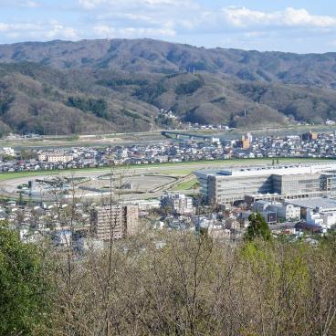 Ville de Fukushima (Tohoku), vue sur l'hippodrome de Fukushima depuis le mont Shinobu
