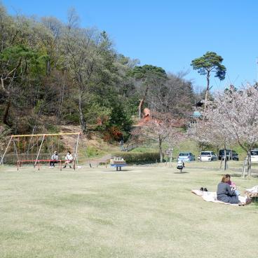 Ville de Fukushima (Tohoku), aire de jeux dans le parc du mont Shinobu