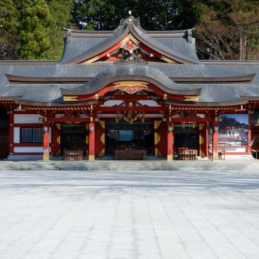 Morioka Hachiman-gu, pavillons de culte Haiden et principal Honden