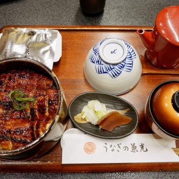 Menu Donburi Unadon (riz et anguille) avec soupe miso