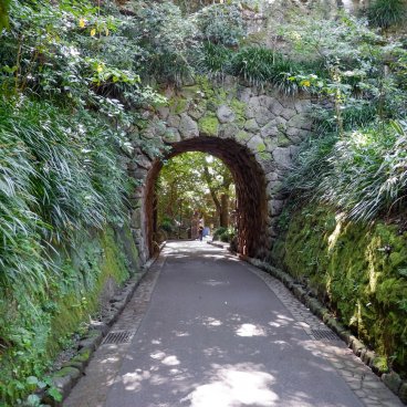 Musée de la littérature de Kamakura, chemin d'accès et tunnel Shokakudo