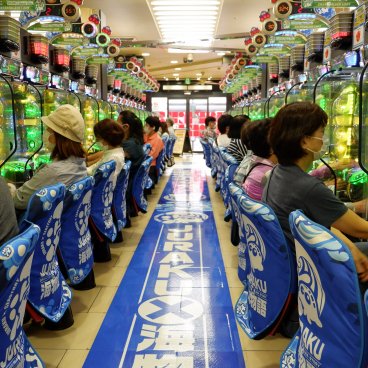 Salle du Pachinko Juraku au nord de Tokyo
