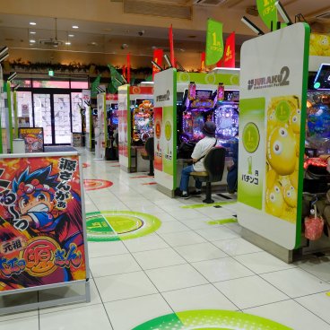 Salle du Pachinko Juraku au nord de Tokyo 3