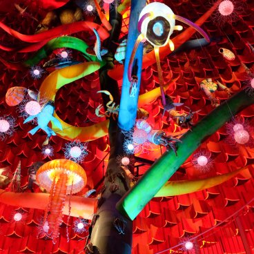 Parc Expo'70 (Osaka), l'Arbre de Vie à l'intérieur de la Tour du Soleil 2