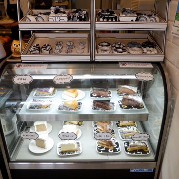 2D Cafe (Tokyo), vitrine des desserts