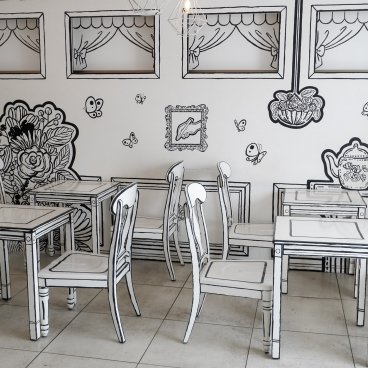 2D Cafe (Tokyo), décoration bande-dessinée noir et blanc de la salle de restauration 4