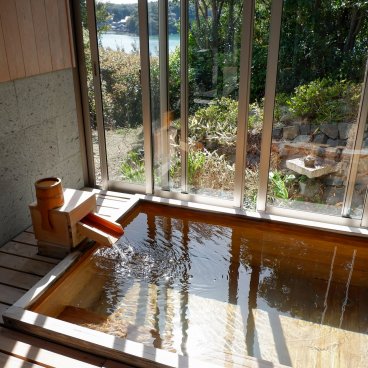 Basaratei (Shima, Ise), bain Onsen en terrasse de la suite Migiwa no mune (ichi)