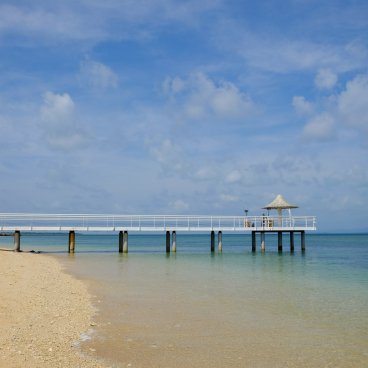 Plage de Fusaki (Ishigaki), vue sur le ponton Fusaki Angel Pier