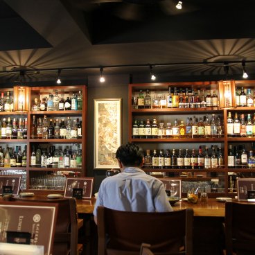 Spice Curry Shinkai (Toranomon, Tokyo), bar à whisky du restaurant