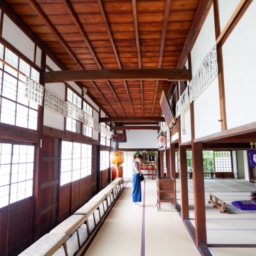 Genko-an (Kyoto), prière dans le pavillon principal du temple