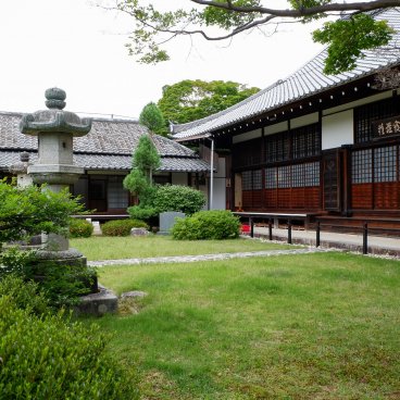 Genko-an (Kyoto), vue depuis les jardins sur le pavillon principal du temple 2
