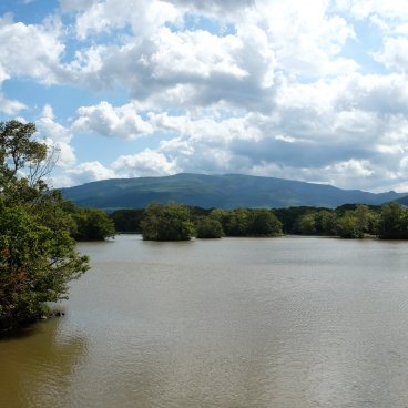 Parc d'Onuma (Hokkaido), vue sur le lac Onuma et ses îlots 2