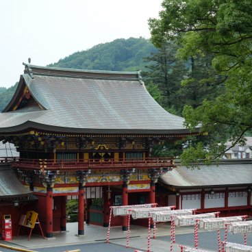 Yutoku Inari-jinja (Kashima, Saga), grande porte Romon du sanctuaire vue de derrière