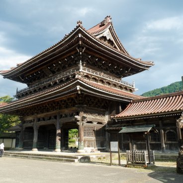 Inami (Nanto, Toyama), porte d'entrée Sanmon du temple Zuisen-ji