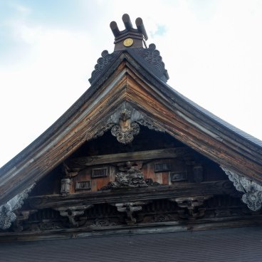 Inami (Nanto, Toyama), détails de la toiture d'un pavillon du temple Zuisen-ji