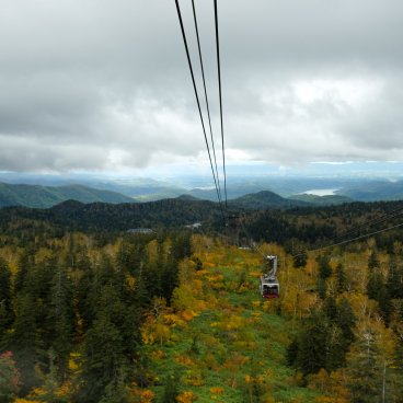 Daisetsuzan (Hokkaido), téléphérique de montagne Asahidake à l'automne