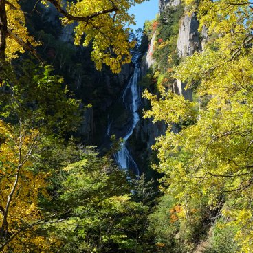 Daisetsuzan (Hokkaido), chutes d'eau Ginga no Taki et Ryusei no Taki à l'automne