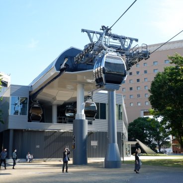 Yokohama Air Cabin, vue sur le quai d'embarquement au parc Unga