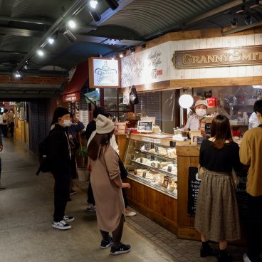  Entrepôt Akarenga Soko (Yokohama), intérieur du centre commercial avant la rénovation de la fin 2022