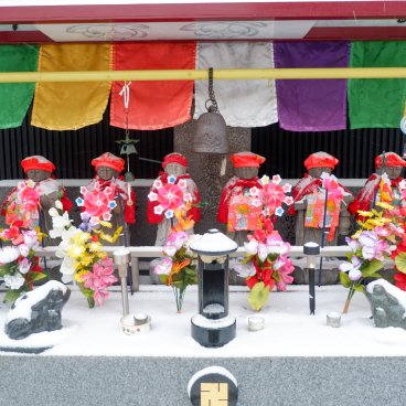 Aomori, temple bouddhiste Ichinen-ji sous la neige en hiver 2