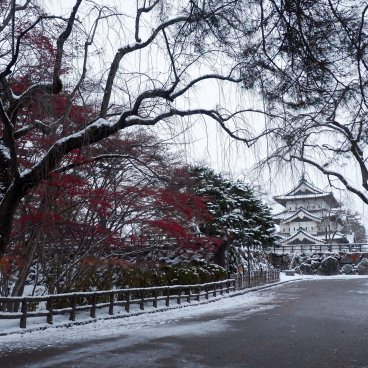 Hirosaki (Aomori), vue sur le donjon en hiver dans le parc du château