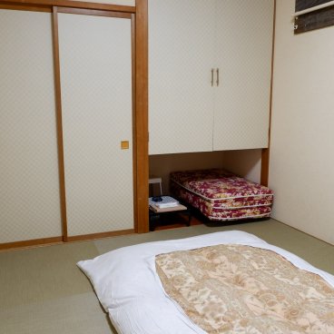 Kawaguchiko Station Inn, chambre à la japonaise de l'auberge avec futon 1 personne 3