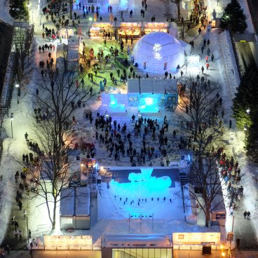 Tour de télévision de Sapporo, vue nocturne sur le parc Odori pendant le festival Yuki Matsuri en février