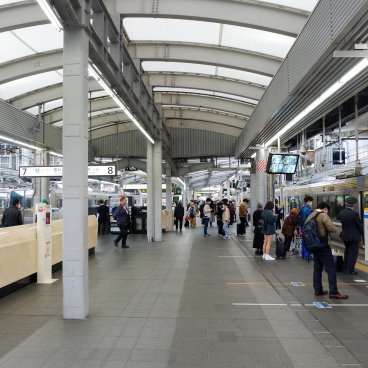 Gare JR d'Osaka, quai du train local JR pour Kyoto 2