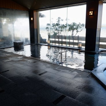 Wakura Onsen, espace des bains du ryokan Tadaya