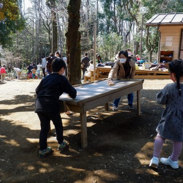 Parc Hanegi (Setagaya, Tokyo), aire de jeux en plein air pour les familles