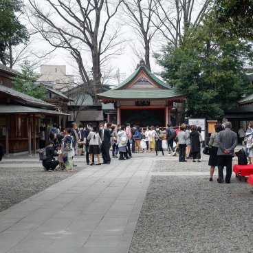 Kawagoe Hikawa-jinja, enceinte du sanctuaire les week-ends