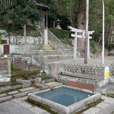 Teshima (Shikoku), source naturelle Karato Shimizu et œuvre Particles in the Air / Karato de Noe Aoki