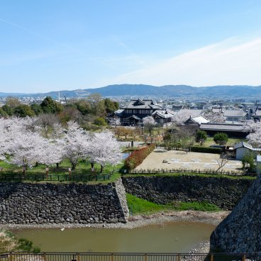 Château de Koriyama (Nara), vue panoramique depuis la plateforme d'observation de la base du donjon