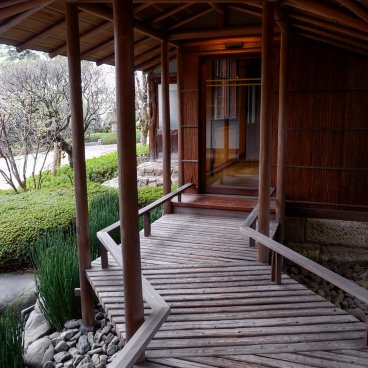 Happo-en (Tokyo), coursive extérieure au sein du restaurant Kochuan