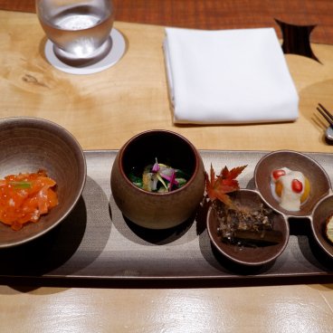 Happo-en (Tokyo), cuisine japonaise d'automne servie au restaurant Enjyu du jardin