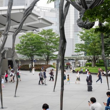 Roppongi Hills (Tokyo), statue araignée Maman devant l'entrée du complexe