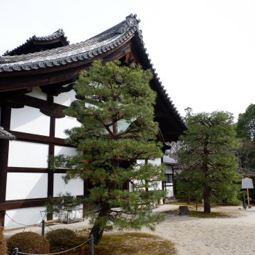 Zuishin-in (Kyoto), pavillon Kuri à l'entrée du temple