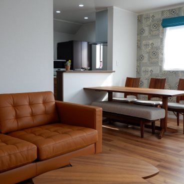 Ici Japon Village (Tokyo), salon et salle à manger de la maison B