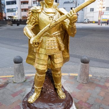 Shike-michi (Nagoya), statue de Oda Nobunaga à côté de la Shotengai Endoji
