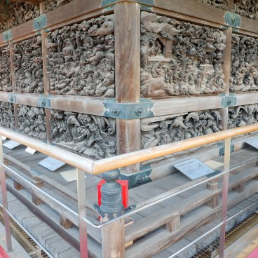 Shibamata (Katsushika, Tokyo), panneaux de sculptures sur bois au temple Taishakuten 