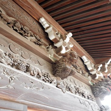 Shibamata (Katsushika, Tokyo), détail de sculptures en bois au temple Taishakuten