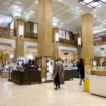 Yaesu (Tokyo), intérieur du grand magasin Takashiyama de Nihonbashi (quartier voisin)