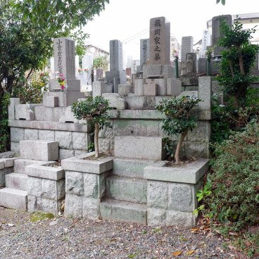 Togan-ji (Nagoya), stèles du cimetière bouddhiste du temple