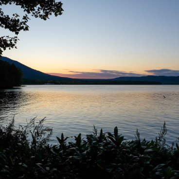 Parc national Akan-Mashu (Hokkaido), soleil couchant sur le lac Akan
