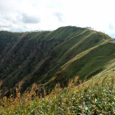 Parc national Akan-Mashu (Hokkaido), sentier de randonnée en montagne autour du lac Masshu