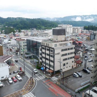 Hida Hanasatonoyu Takayama Ouan, panorama sur la ville depuis les étages supérieurs et Onsen de l'hôtel