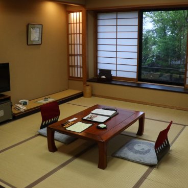 Yufuin Baien Garden Resort, salon de la chambre japonaise standard