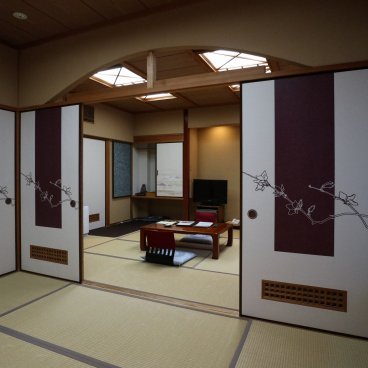 Yufuin Baien Garden Resort, vue de la chambre japonaise standard depuis l'espace pour le coucher