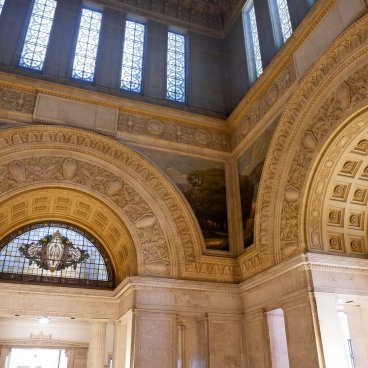 Bâtiment de la Diète nationale (Tokyo), détails des ornements du hall central sous la tour