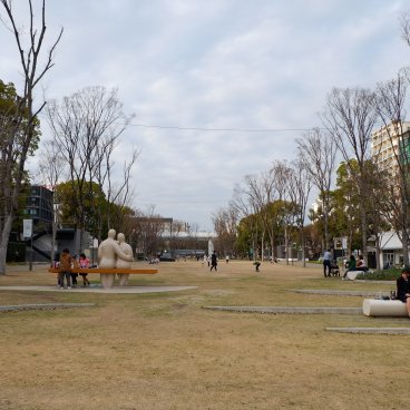 Hisaya Odori (Nagoya), étendues d'herbe au nord du parc